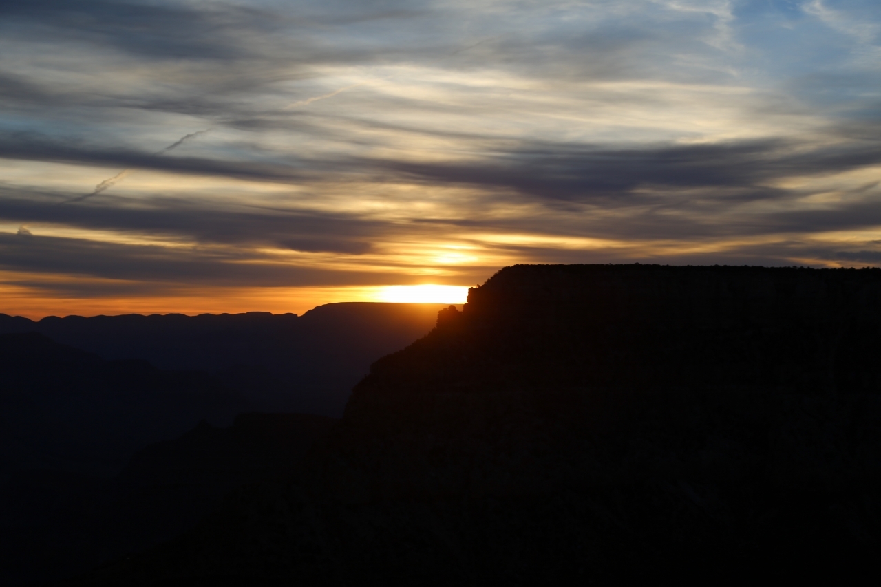 グランドキャニオン　朝日　Grand Canyon